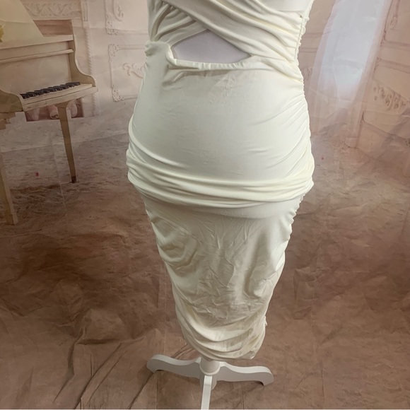 NEW Nookie RILEY RING MIDI Dress in Ivory - Picture 5 of 10